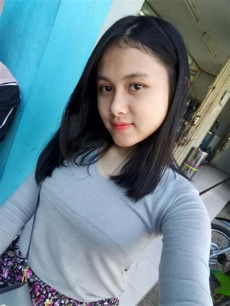 NGEWE CEWE CANTIK PUTIH MULUS SUSU GEDE MANTAP.